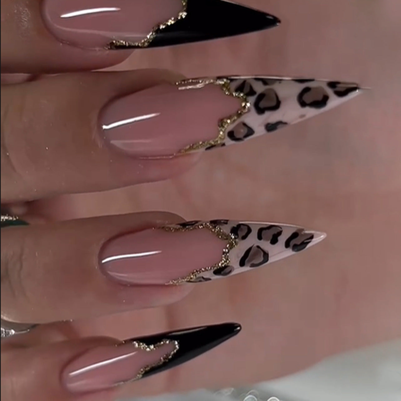 French Leopard Print JP3591 Veloura Nails
