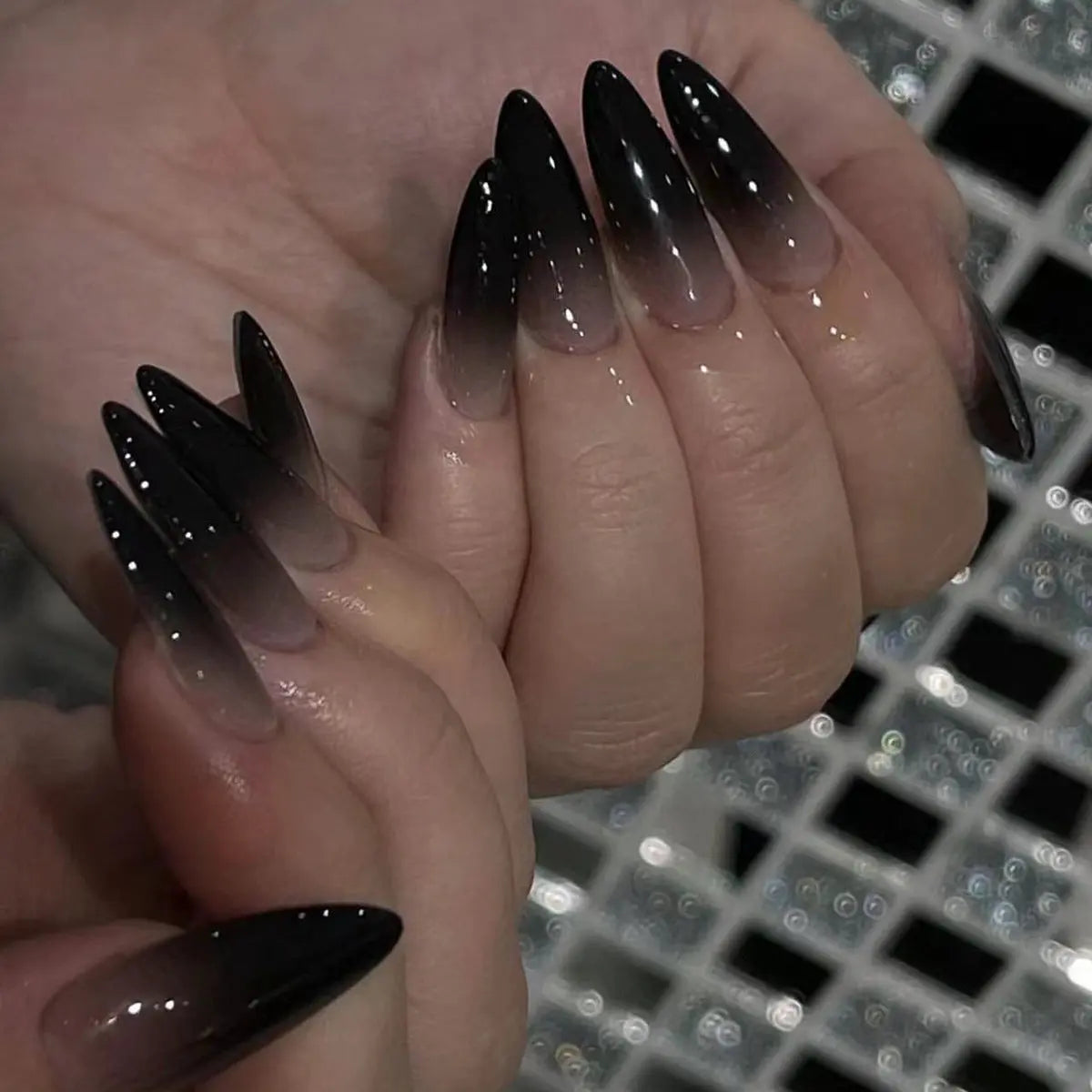 Halloween Black Gradient Veloura Nails